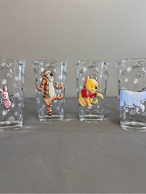 Disney Winnie The Pooh & Friends “Daisy Chain” 16oz Glass Tumbler Set Of 4